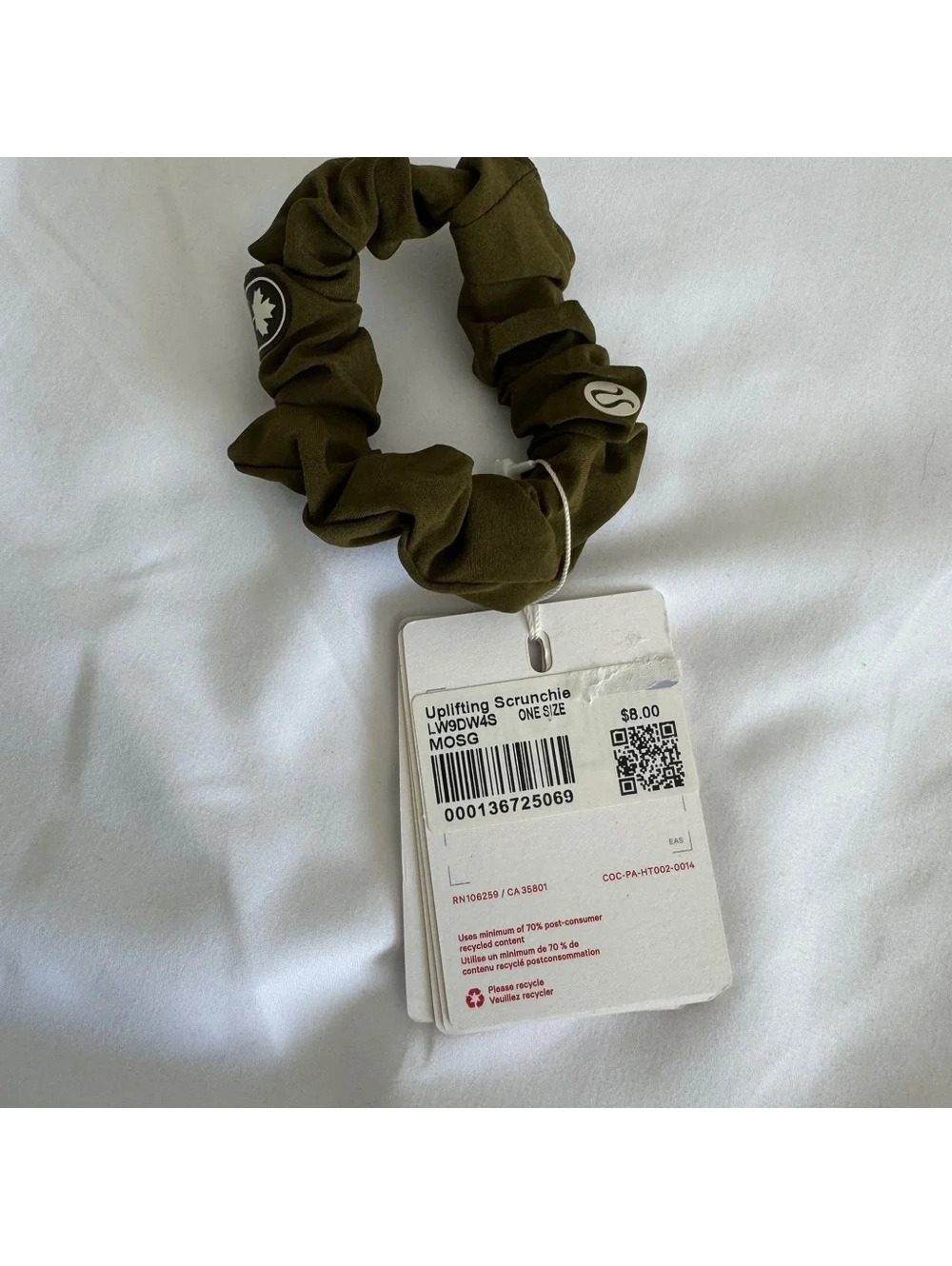 🆕🇨🇦 LAST ONE Lululemon Uplifting Scrunchie Team Canada Moss Green - Picture 4 of 4